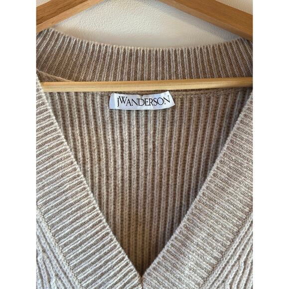 J.W. Anderson Strawberry Painted Intarsia Wool-Blend V-Neck Knit Sweater Vest - Picture 5 of 12